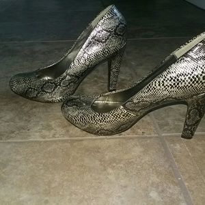 Snake print pumps