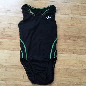 Gymnastics leotard with 2 extra little items!