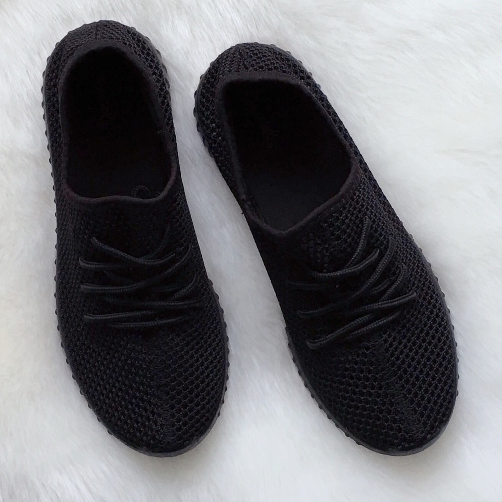 HP! 1 LEFT! Darby Perforated Slip On Sneakers Mesh - Picture 3 of 7