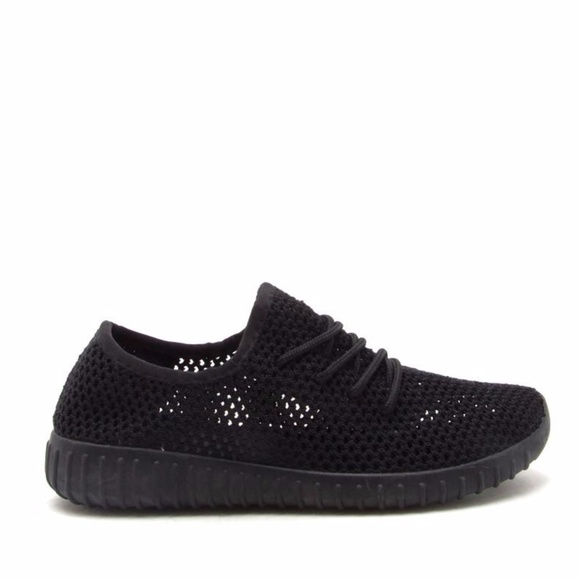 HP! 1 LEFT! Darby Perforated Slip On Sneakers Mesh - Picture 6 of 7