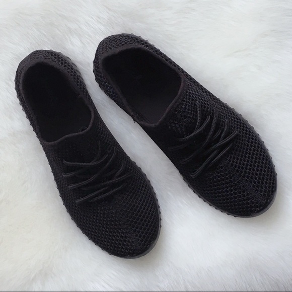 HP! 1 LEFT! Darby Perforated Slip On Sneakers Mesh - Picture 4 of 7