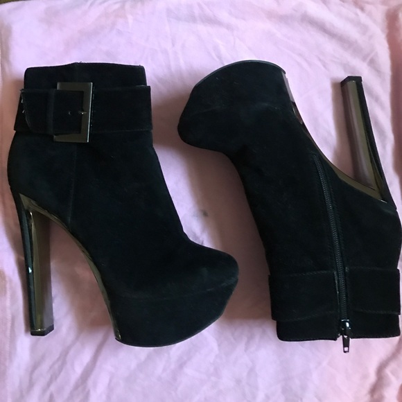 FRH Shoes - Black FRH Boot Heel 💕