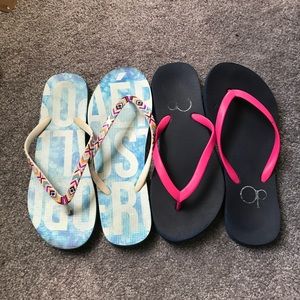 2 pairs of sandals
