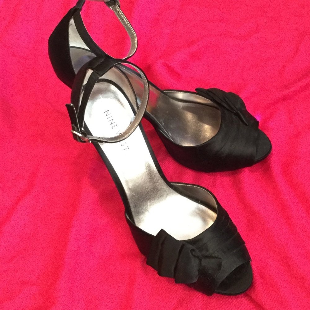 Excellent condition dress shoe- worn once