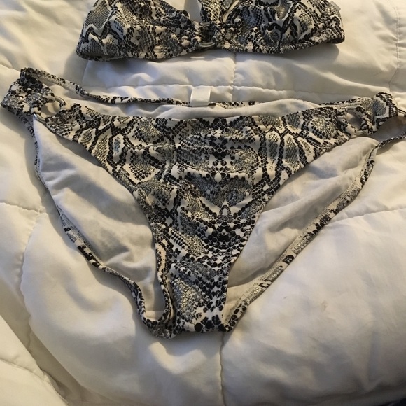 Silver Metallic Bikini - Picture 3 of 7