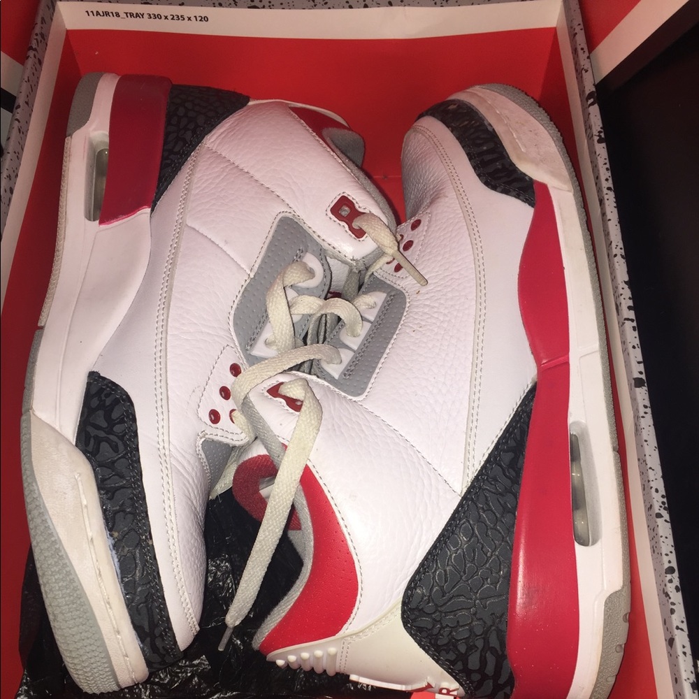 Og fire red retro Jordan 3