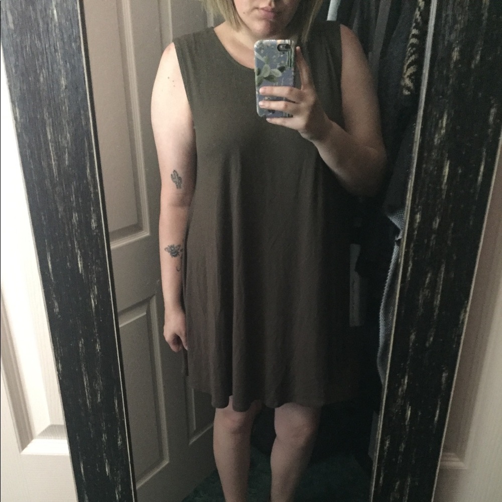 Olive sleeveless tunic dress