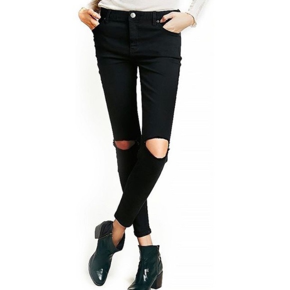 Free People black ripped knee skinny jeans