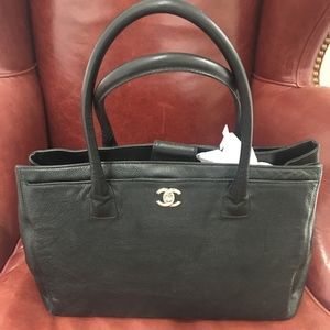 AUTHENTIC CLASSIC BLACK CHANEL TOTE