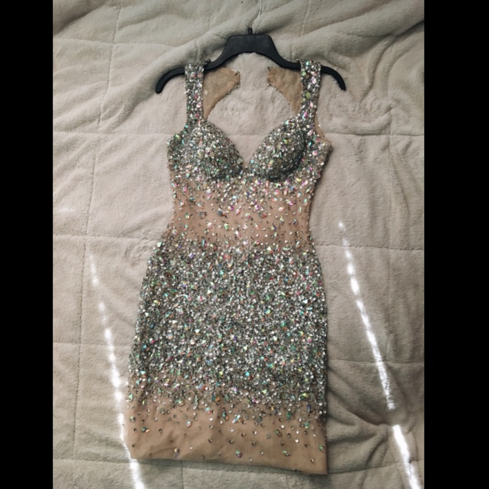 ✨PERFECT CONDITION ESTELLES DRESS✨ gorgeous!