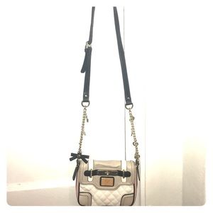 Guess crossbody purse
