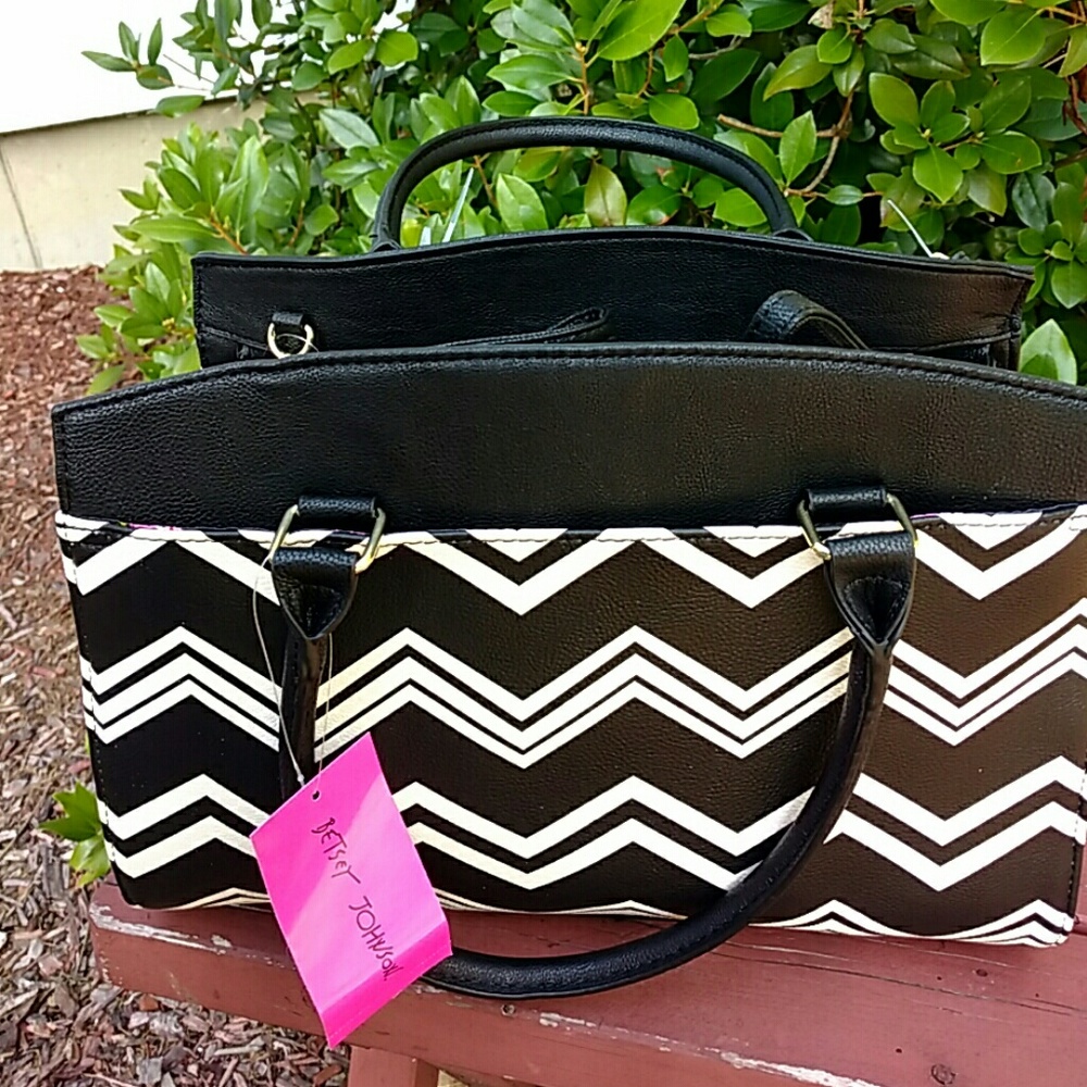 Betsey Johnson compartment satchel NWT - Picture 3 of 4