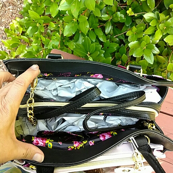 Betsey Johnson compartment satchel NWT - Picture 2 of 4
