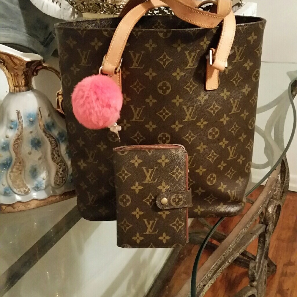 Louis Vuitton Wallet SOLD 😄