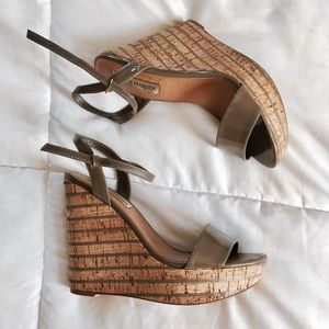 Steve Madden Taupe Wedges