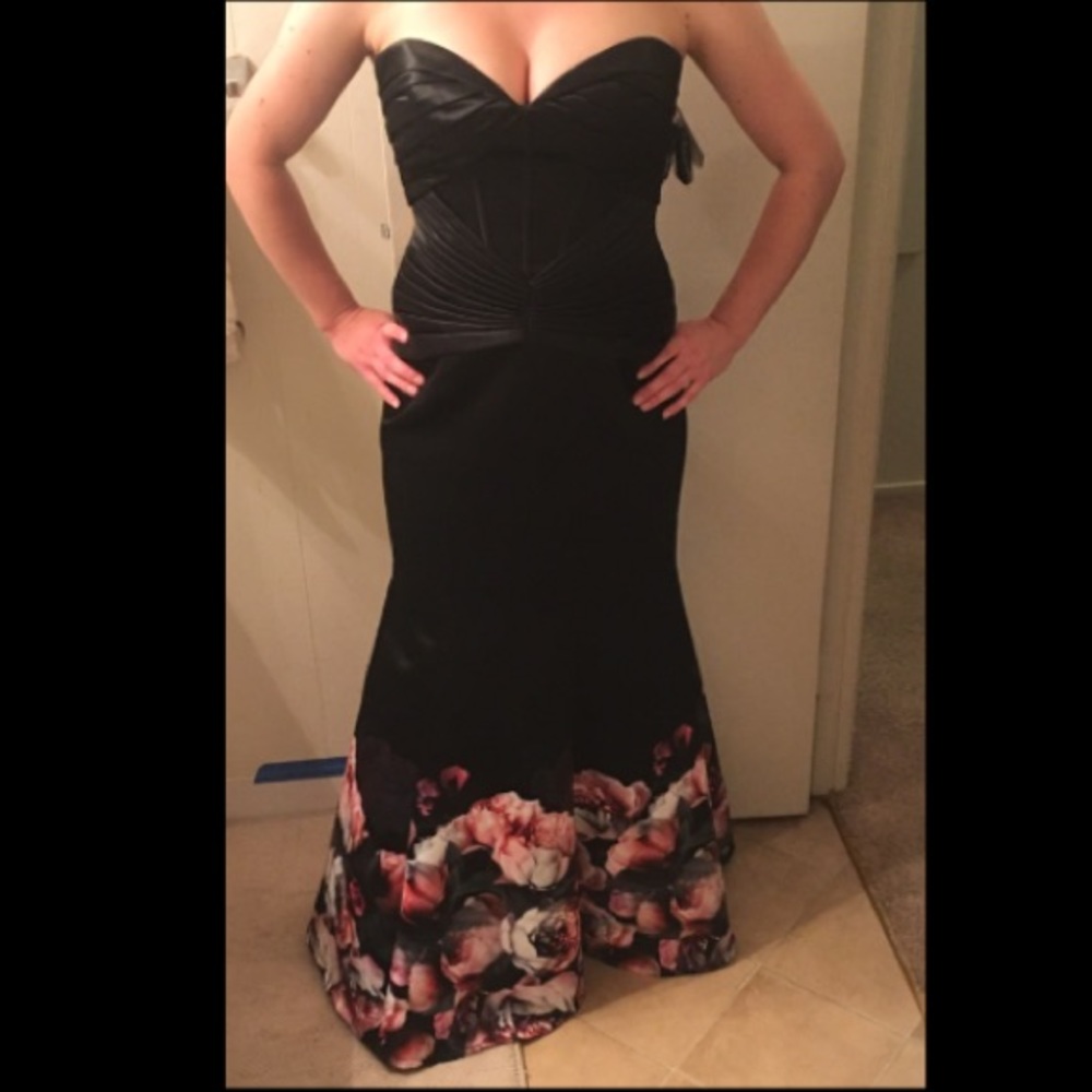 Zac Posen Sz 8 Black/Floral Corseted Trumpet Gown