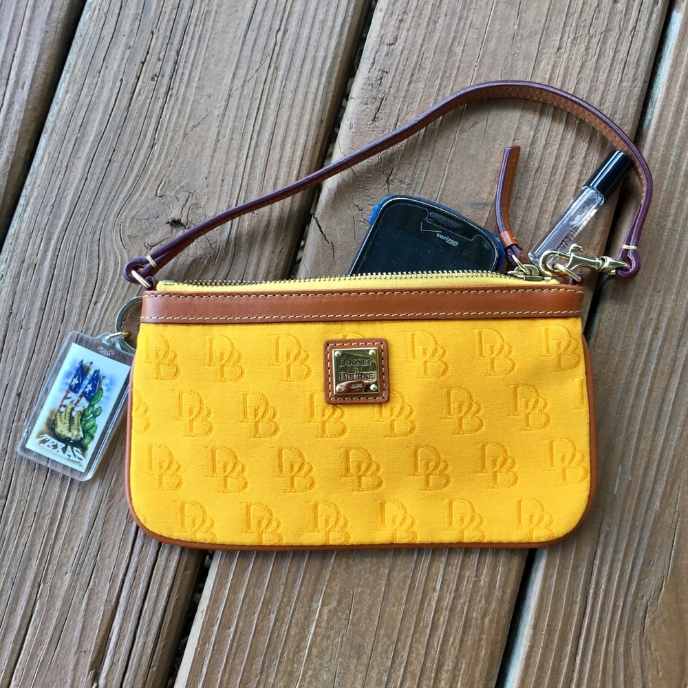 🌞NEW Dooney & Burke Authentic Awesome Small Bag