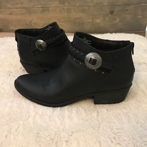 Amazing Boho ankle booties in PERFECT CONDITION
