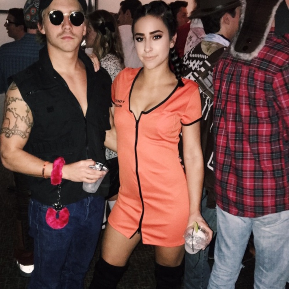 Sexy Inmate / Prisoner Halloween costume + handcuf