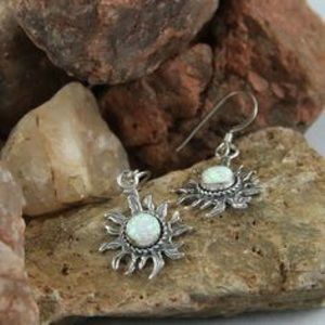 ⌛️FlASH🍃Sterling Silver Sun white Opal Earrings