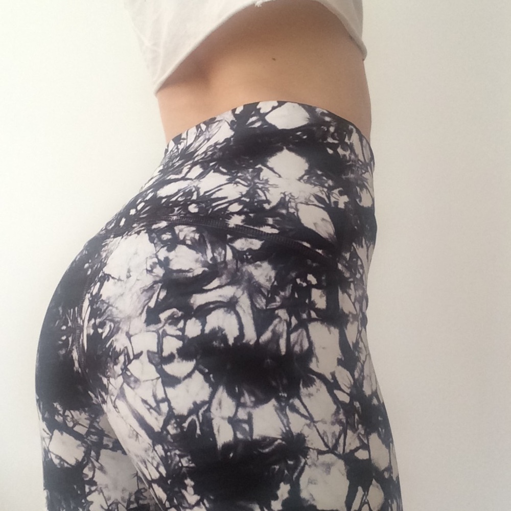 NWOT lululemon Wunder Under | size 4 |