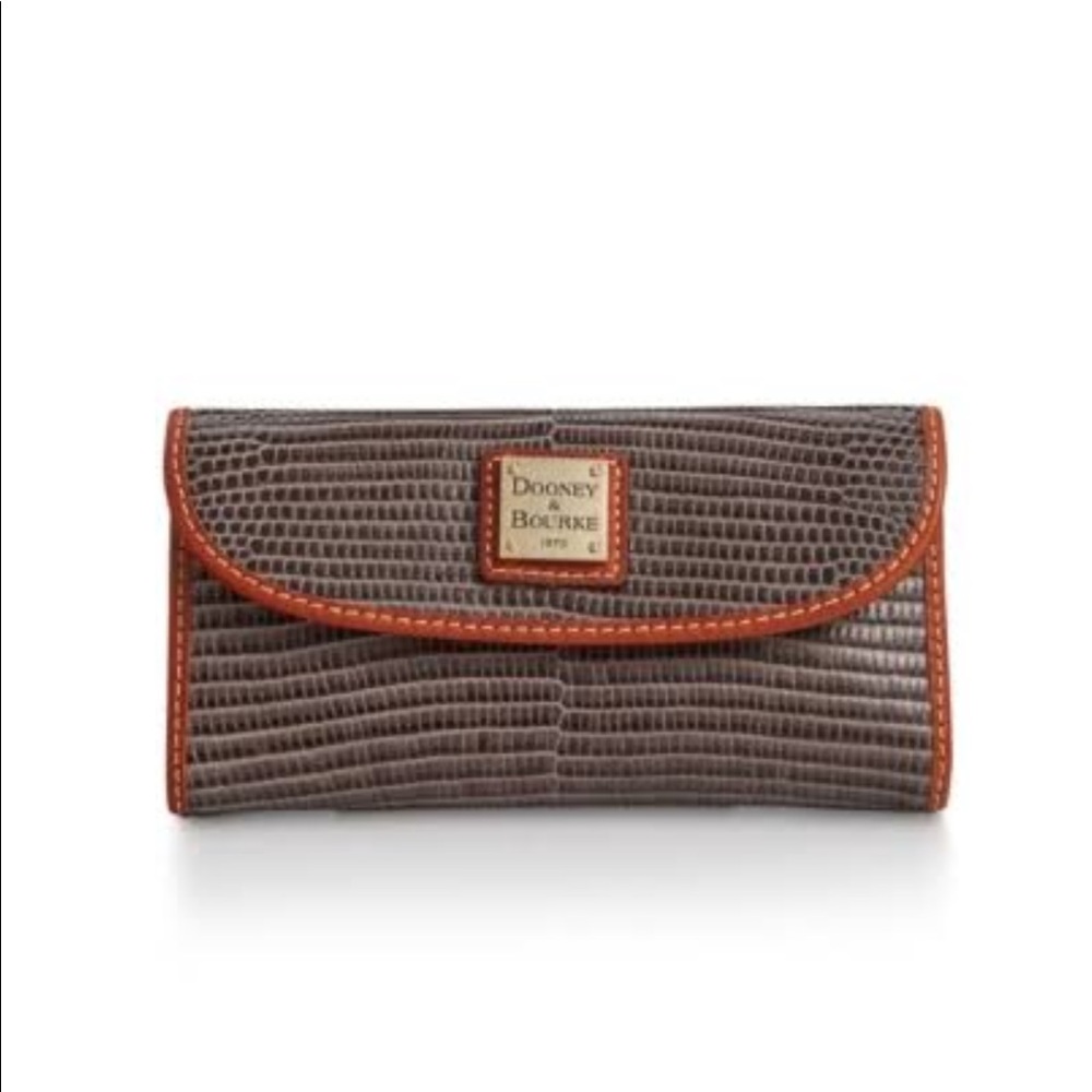 Dooney & Bourke Wallet !
