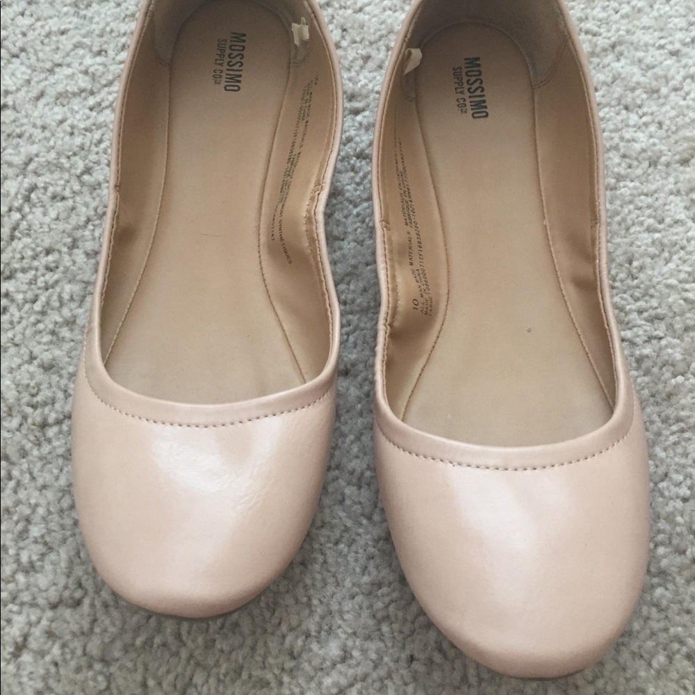 Nude Mossimo Flats - excellent condition!