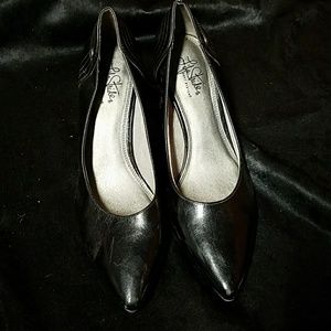 Women's Life Stride Size 11 Heels, Black
