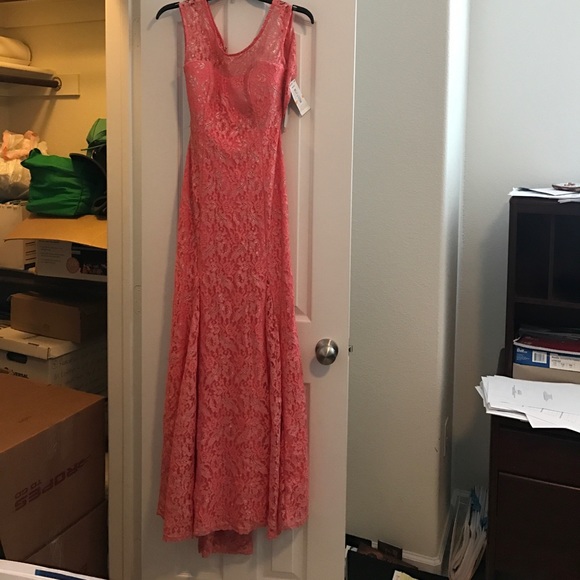 NWT! formal dress  never worn - Picture 1 of 6