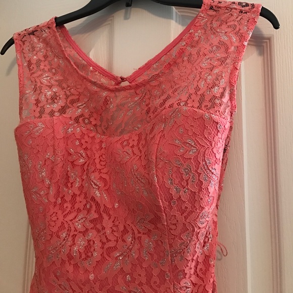 NWT! formal dress  never worn - Picture 2 of 6