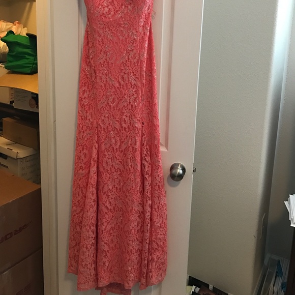 NWT! formal dress  never worn - Picture 3 of 6
