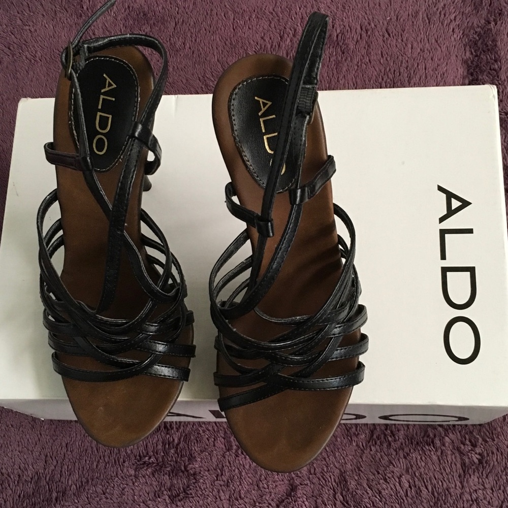 Aldo ladies shoes. Size 6