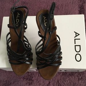 Aldo ladies shoes. Size 6