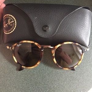 Ray Ban Round Fleck