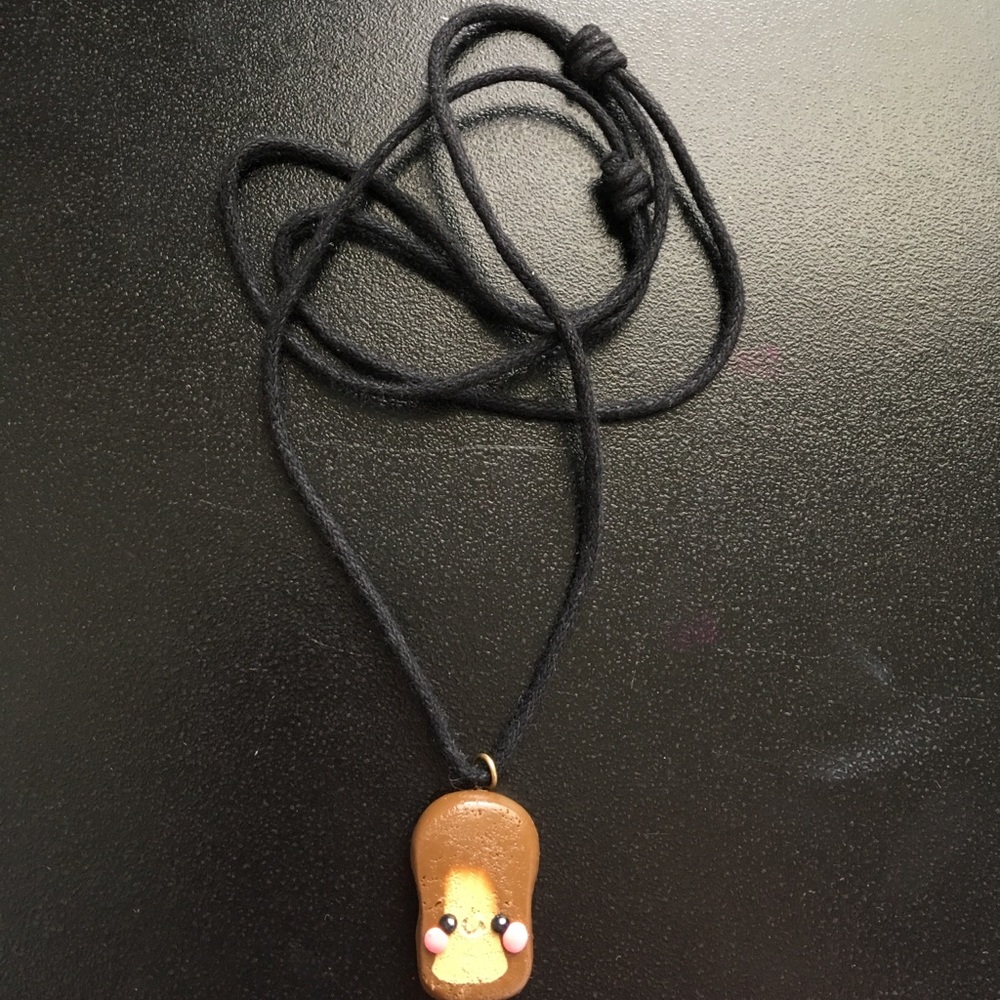 Bread shape necklace