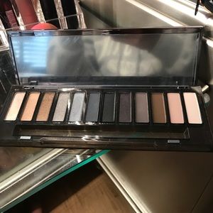 Urban Decay Naked Smoky palette