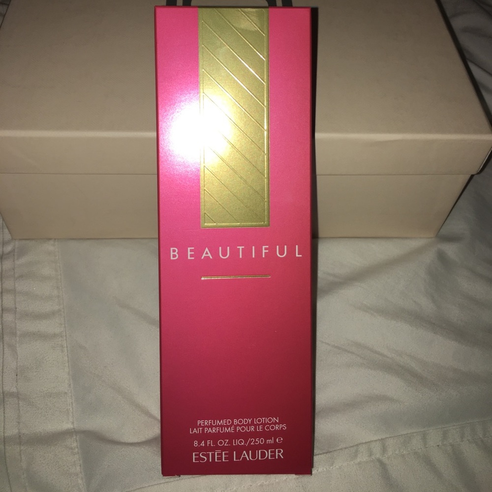 🌷Estée Lauder Beautiful body lotion🌹