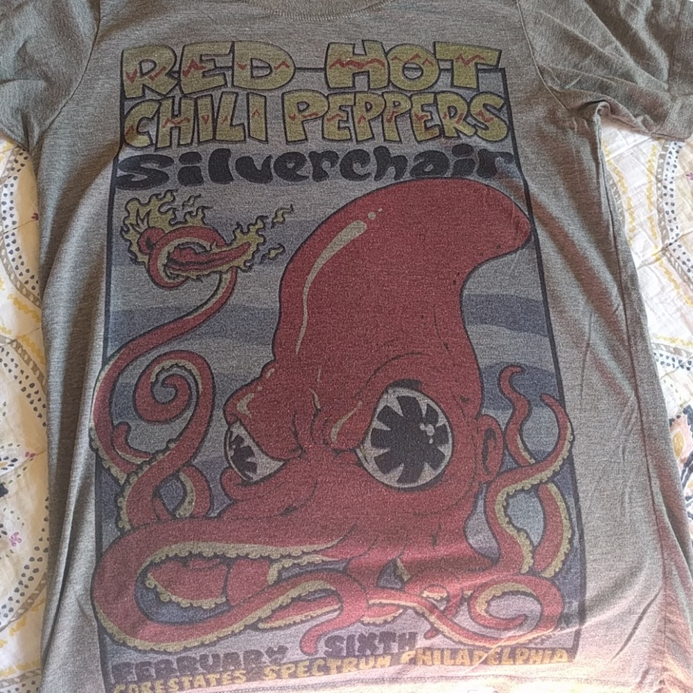 red hot chili peppers concert tshirt