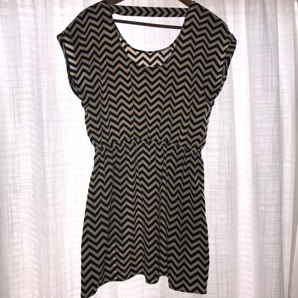 Chevron Pattern Dress - Picture 2 of 2