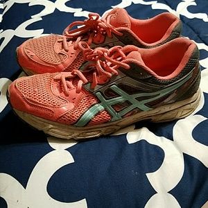 Women's Asics Size 11 Running Shoe