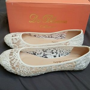 White lace flats