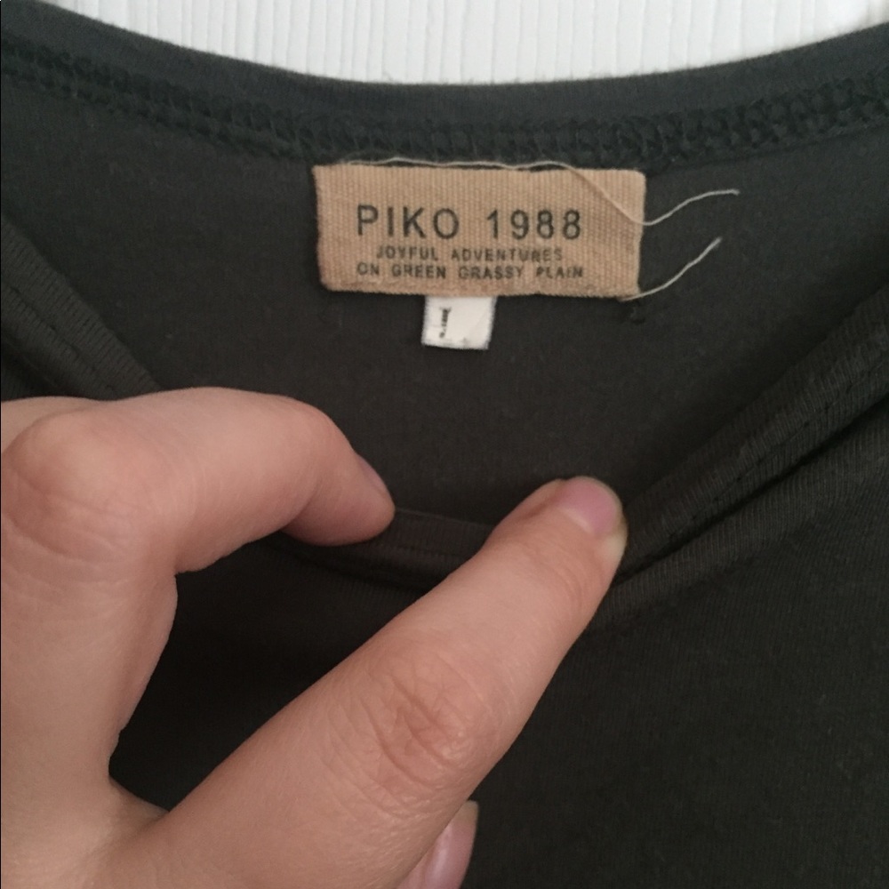 Olive green long sleeved piko top