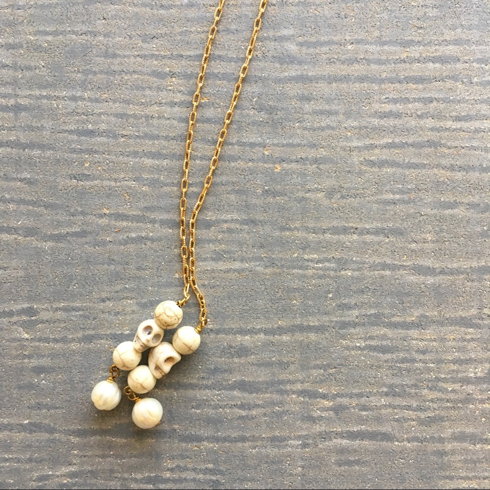 Lariat Necklace w/Howlite Skull Jessica Elliot
