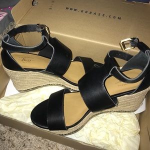 Black wedge sandals