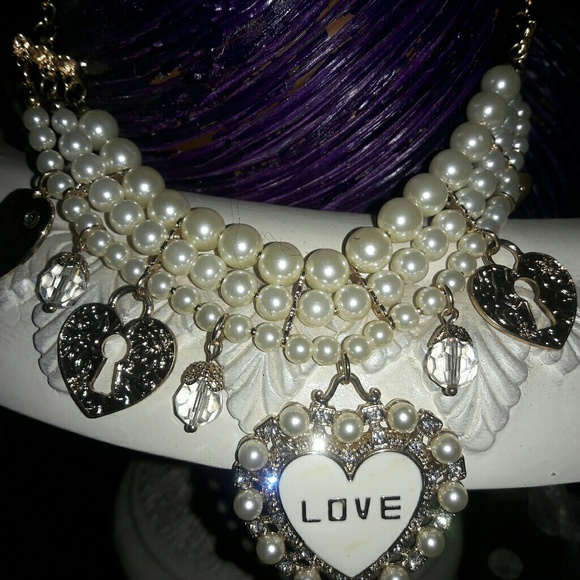 VINTAGE PEARL CHARM NECKLACE ❤*********SOLD***** - Picture 2 of 2