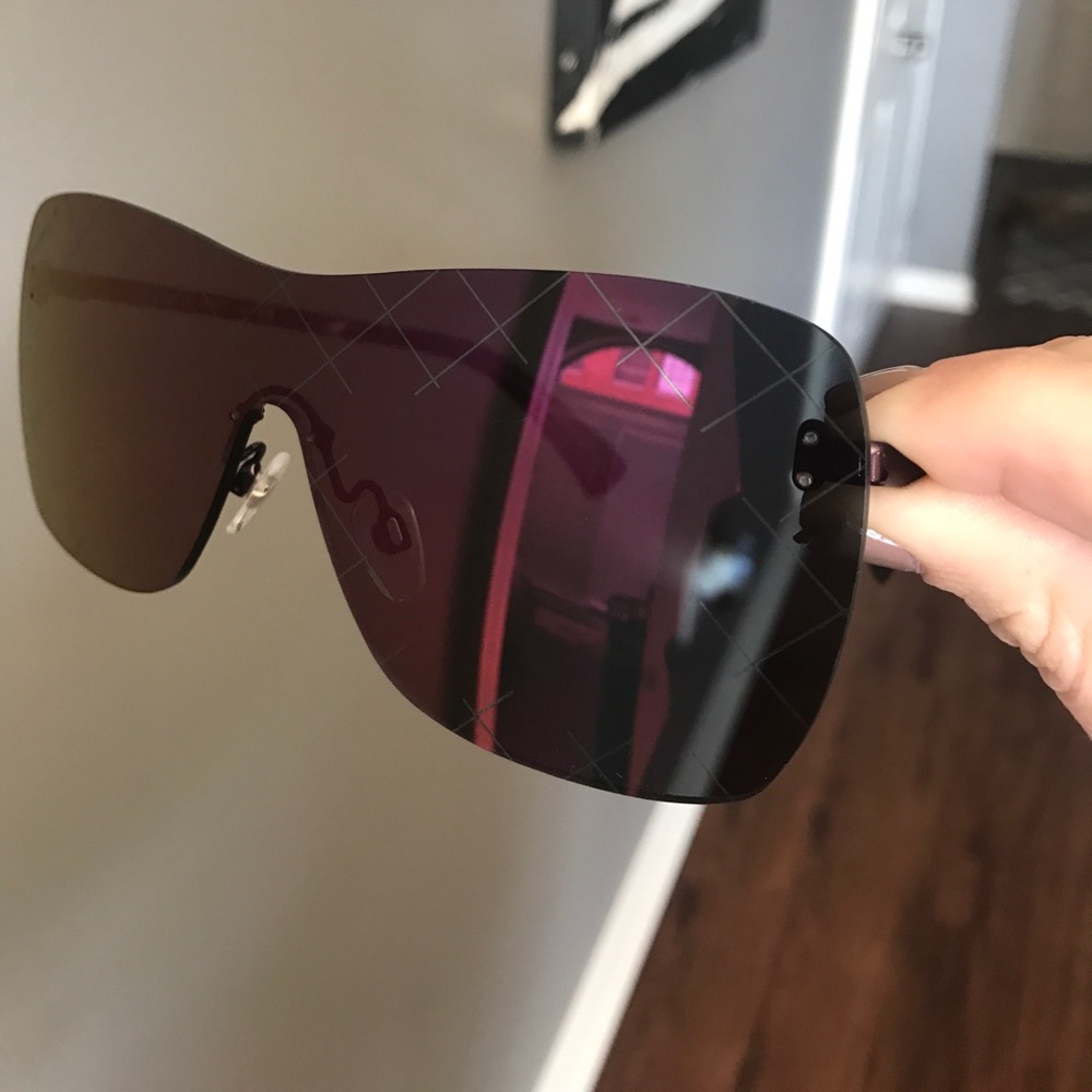 CHANEL: SHIELD FALL Sunglasses