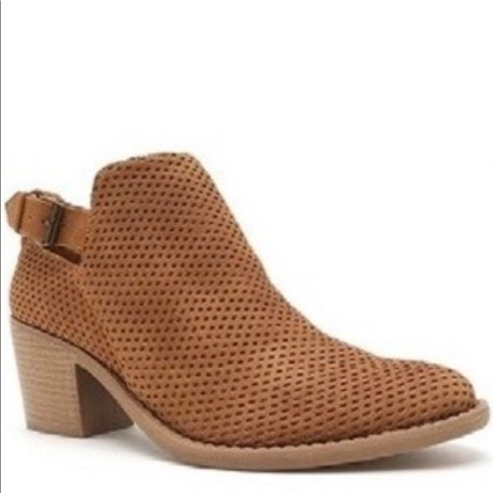 ✅ ⭐️FINAL PRICE DEDUCTION⭐️ Tan Bootie - Picture 2 of 8