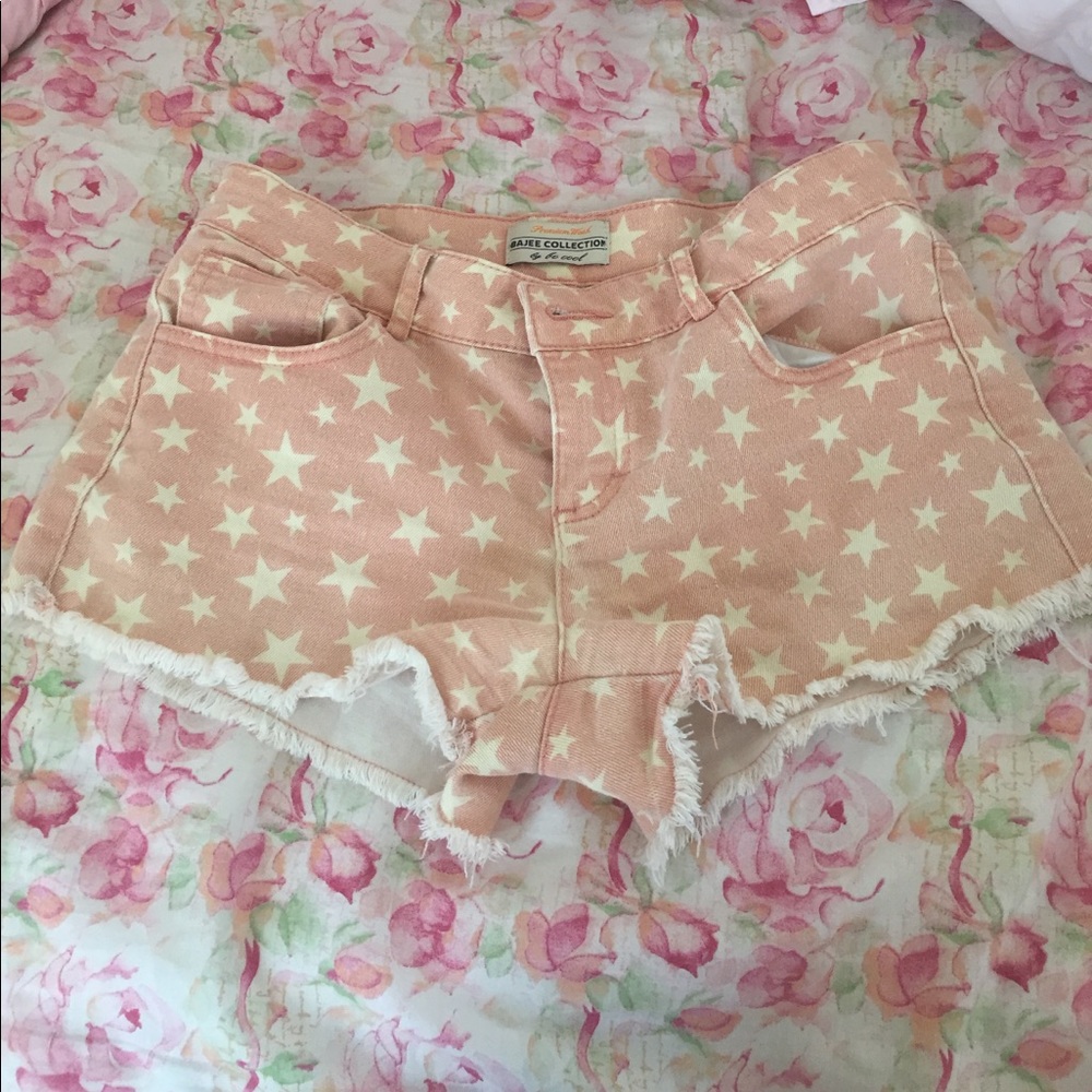Star coral and white shorts