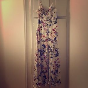 Beautiful floral maxi dress NEVER WORN
