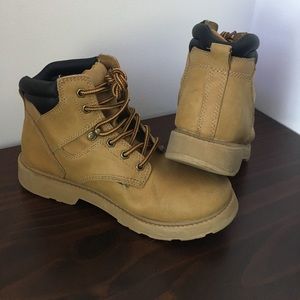 Route 66 boys 5 tan boots